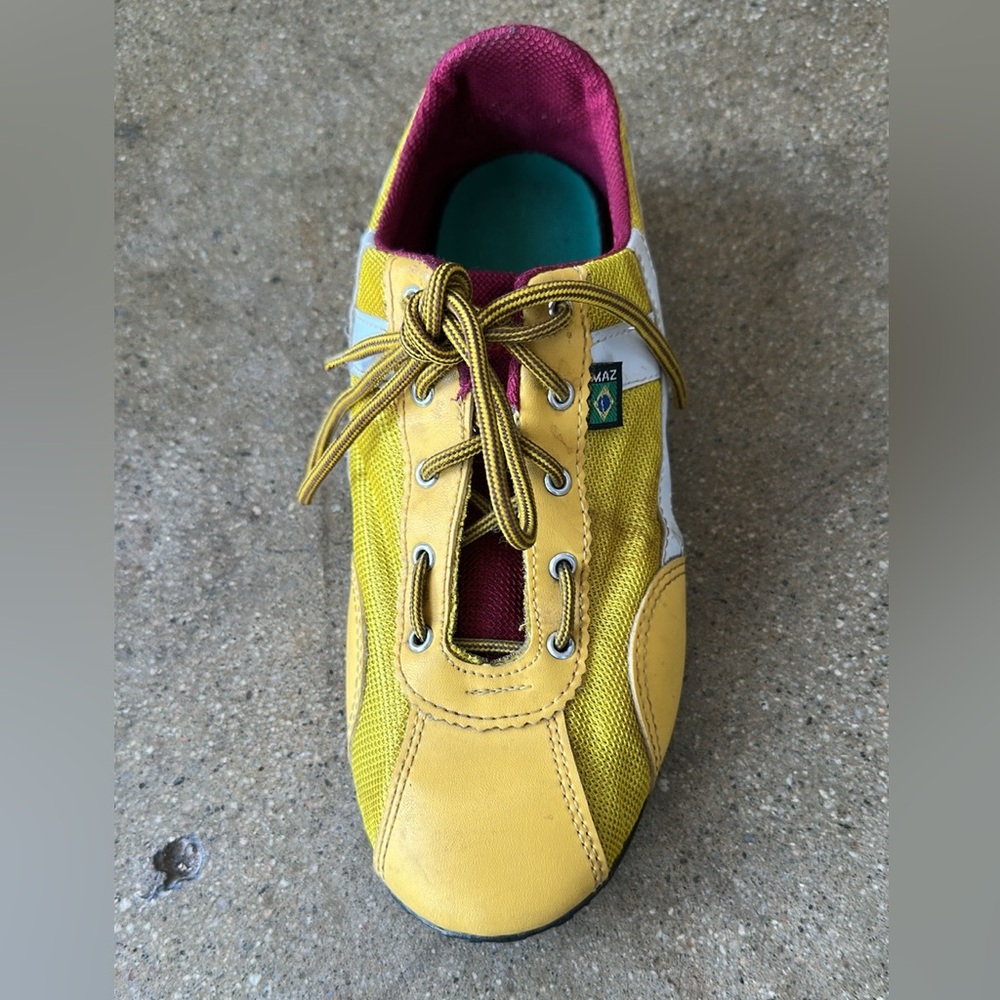 Unisex Lightweight Walk Sneakers shoes sz 10 Bright Yellow Used Brazil made